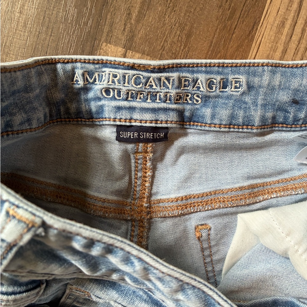 American Eagle Midi Super Stretch Denim Shorts Distressed SZ 14 - Picture 8 of 11